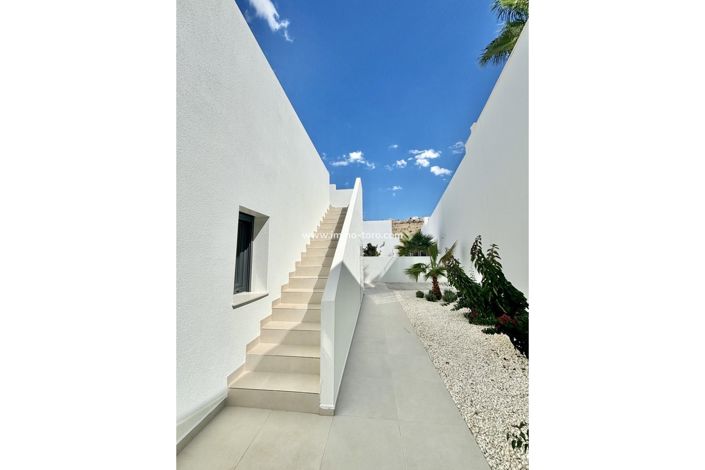 Image No.8-3 Bed Villa for sale