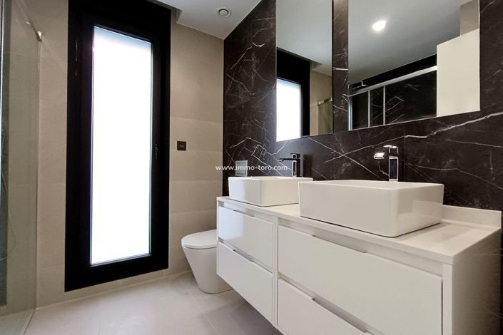 Image No.14-3 Bed Villa for sale