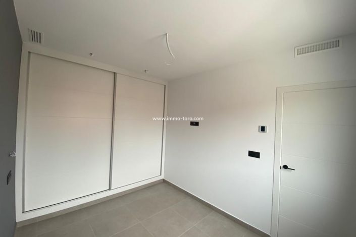 Image No.6-3 Bed Villa for sale