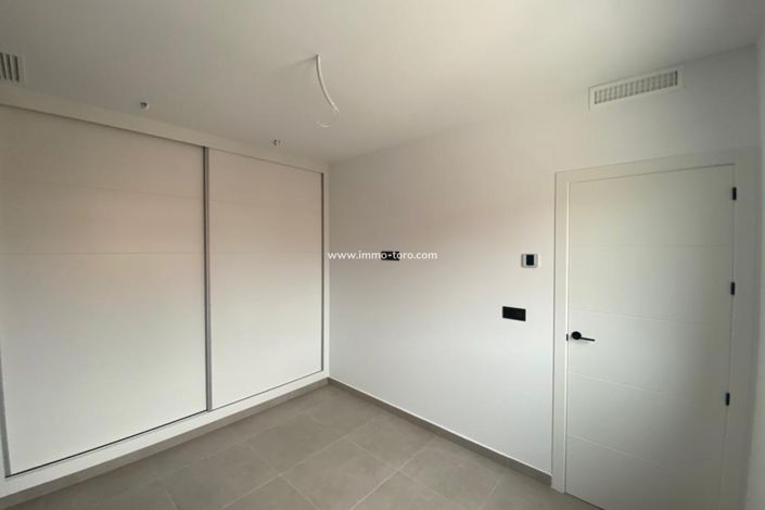 Image No.8-3 Bed Villa for sale