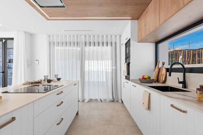 Image No.30-4 Bed Villa for sale