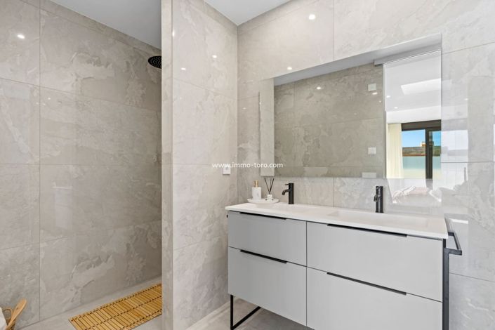 Image No.47-3 Bed Villa for sale