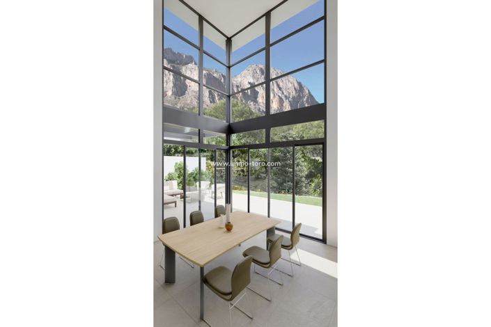 Image No.2-4 Bed Villa for sale