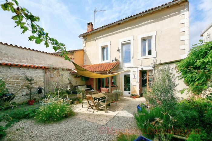 Image No.2-Maison de 5 chambres à vendre à Aunac