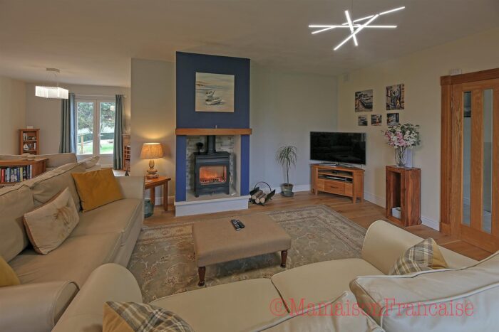 Image No.11-4 Bed Bungalow for sale