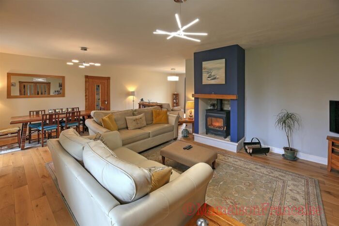 Image No.12-4 Bed Bungalow for sale