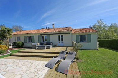 ja1oglr5tksk8xaqm7kyca-700x467