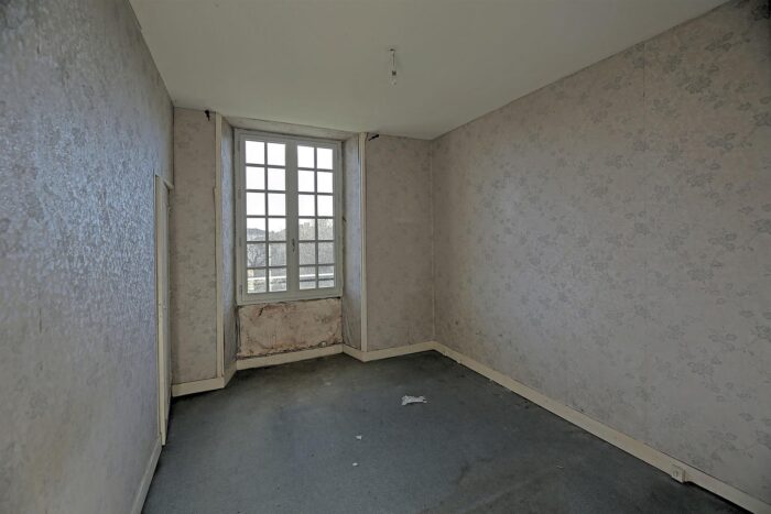 Image No.20-Maison de 5 chambres à vendre à Chef-Boutonne