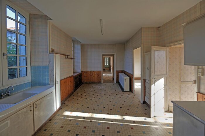 Image No.8-Maison de 5 chambres à vendre à Chef-Boutonne