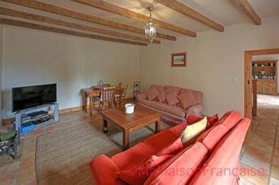 xw8nebqe20of5wrehqke4a-700x467