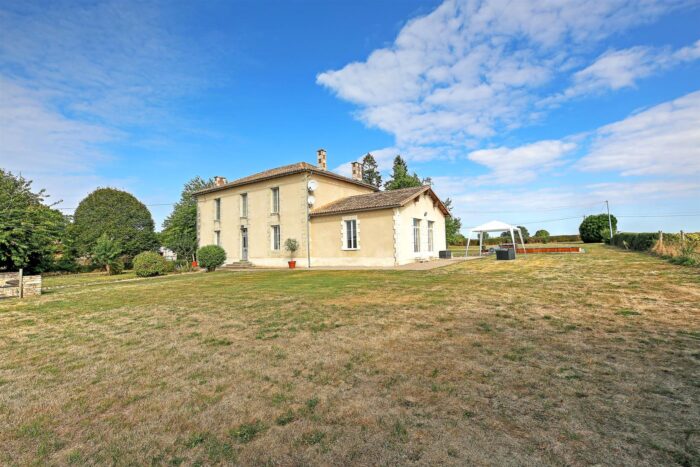 Image No.3-Maison de 5 chambres à vendre à Saint-Coutant