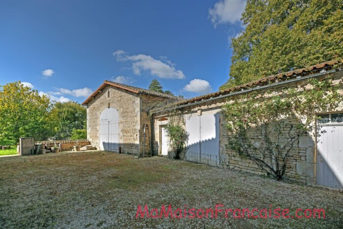 Image No.5-Maison de 6 chambres à vendre à Périgné