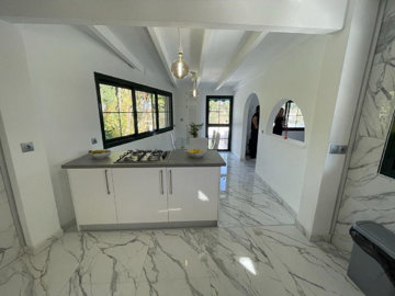 10-bb915d1cb19341576dcdc994b81ab9c5