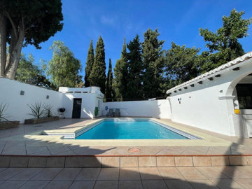 11-20939a0134ad724a8cb2a801094d15a4