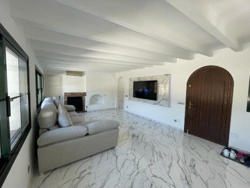 2-5bd7b9d04b45e33852eaf0ec6670150d