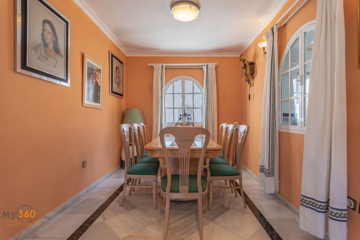 Image No.18-Propriété de 5 chambres à vendre à Fuengirola