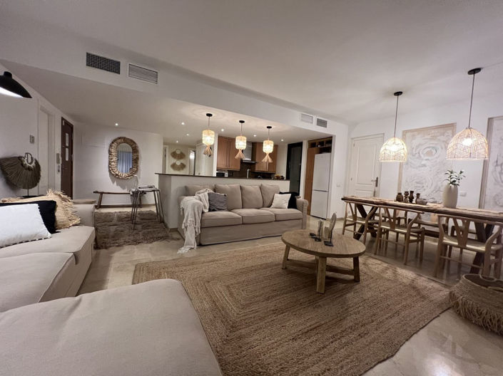 Image No.10-3 Bed Property for sale