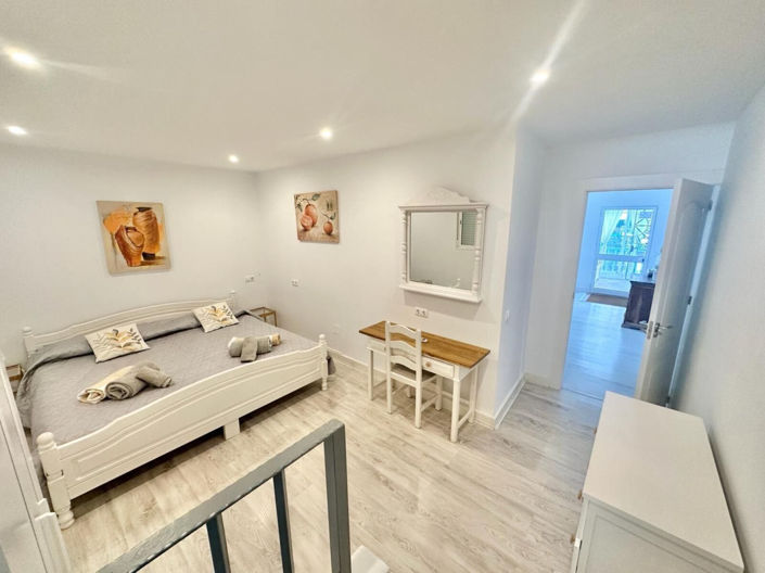 Image No.24-4 Bed Property for sale