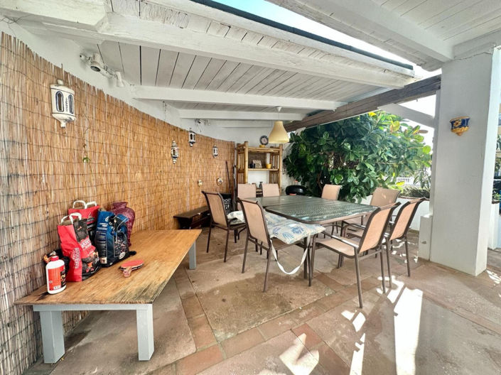 Image No.8-4 Bed Property for sale