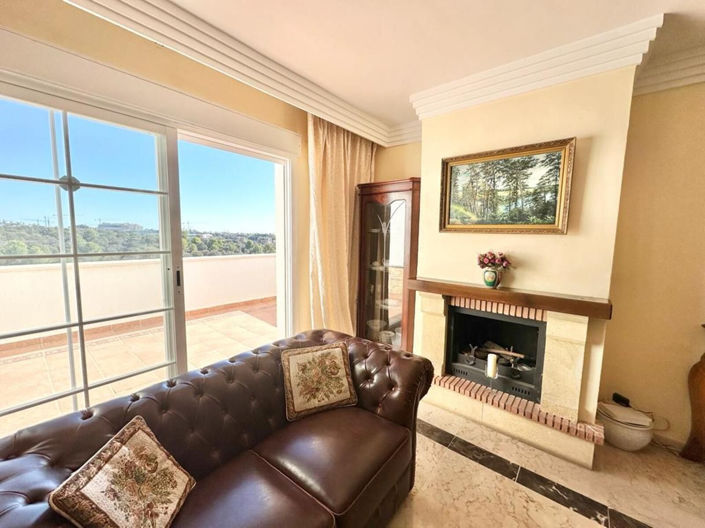 Image No.11-1 Bed Property for sale