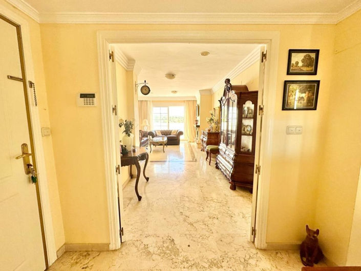 Image No.12-1 Bed Property for sale