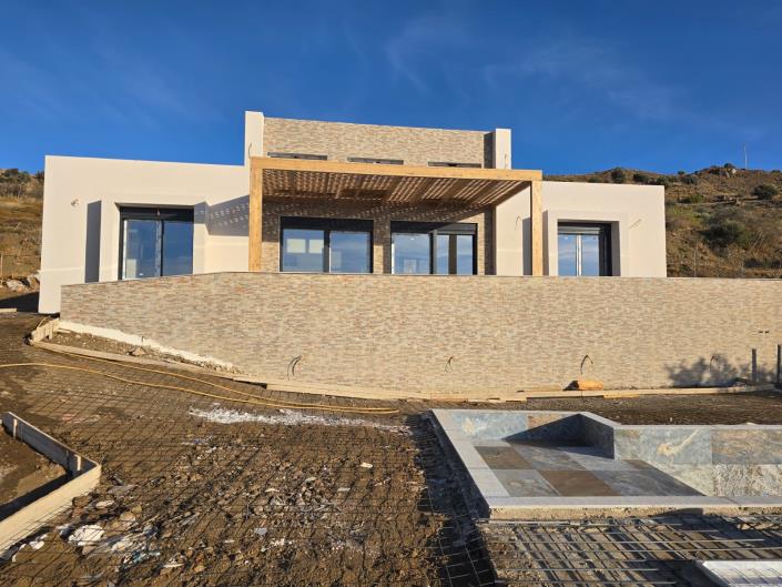 Image No.2-2 Bed Villa for sale