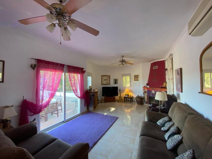 Image No.26-3 Bed Villa / Detached for sale