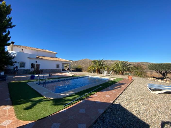 Image No.2-3 Bed Villa / Detached for sale