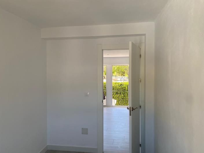 Image No.12-3 Bed Apartment for sale