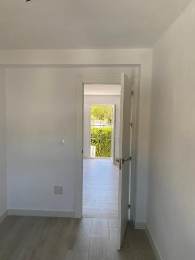 Image No.24-3 Bed Apartment for sale