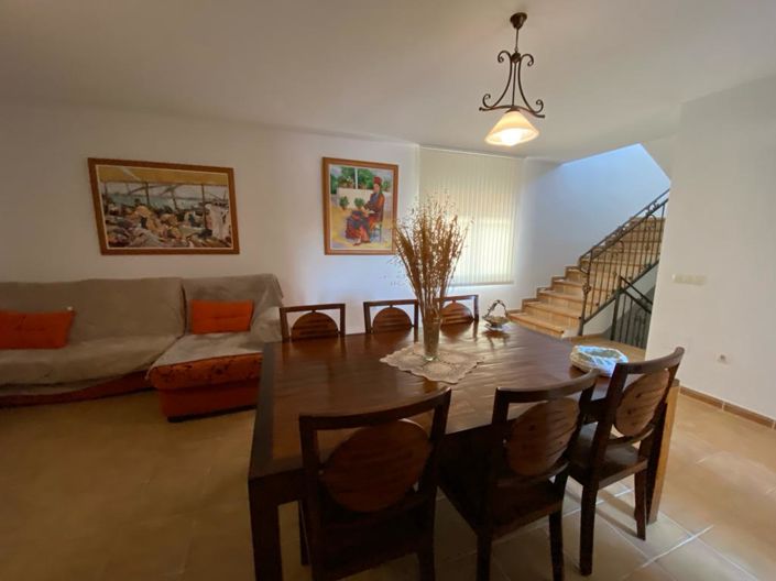 Image No.10-4 Bed Property for sale