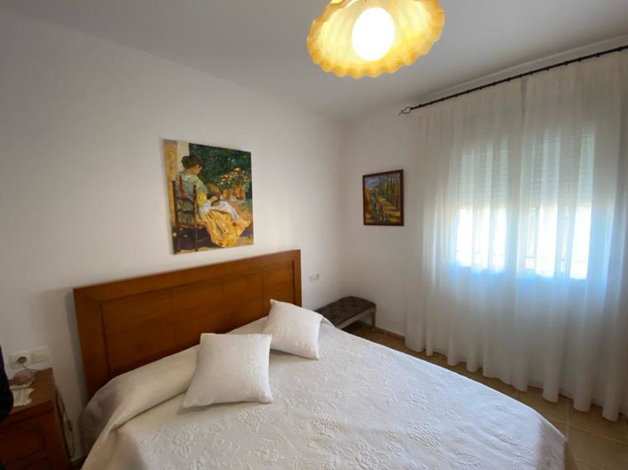 Image No.20-4 Bed Property for sale