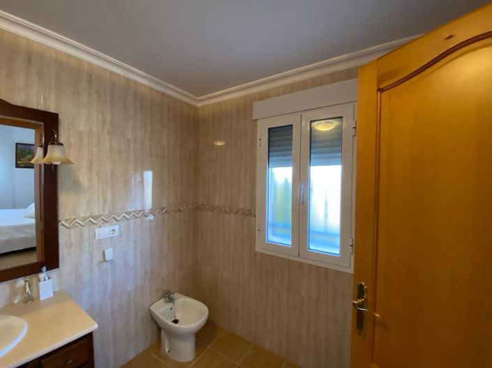 Image No.46-4 Bed Property for sale