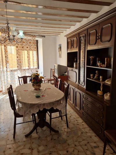 Image No.2-4 Bed Townhouse for sale