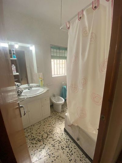 Image No.20-3 Bed Property for sale