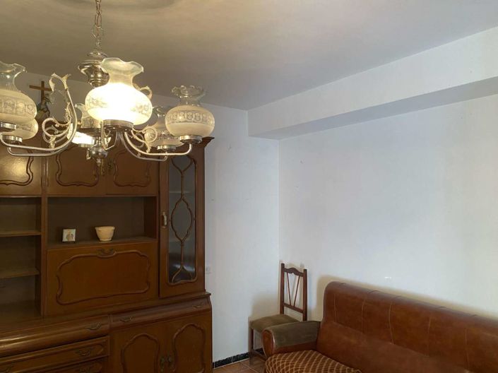 Image No.17-4 Bed Property for sale