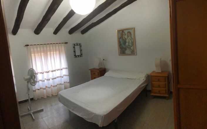 Image No.30-5 Bed Townhouse for sale