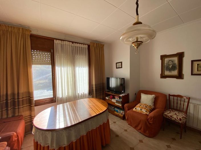 Image No.20-5 Bed Property for sale