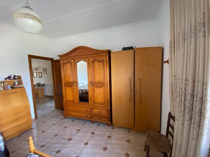 Image No.31-5 Bed Property for sale