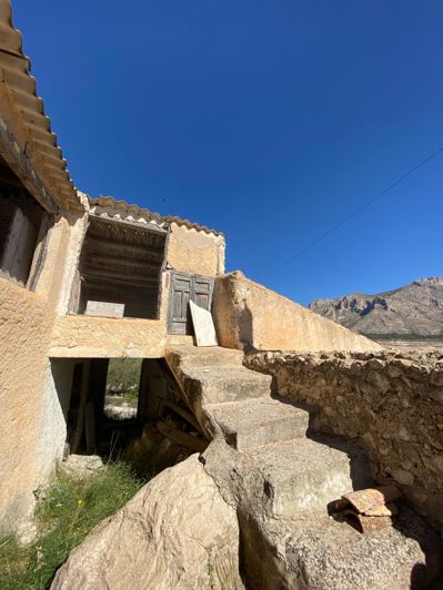 Image No.33-2 Bed Property for sale