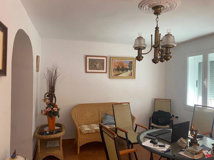 Image No.18-7 Bed Property for sale