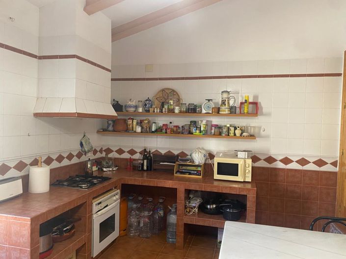 Image No.8-7 Bed Property for sale