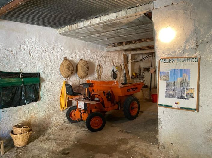 Image No.25-4 Bed Townhouse for sale