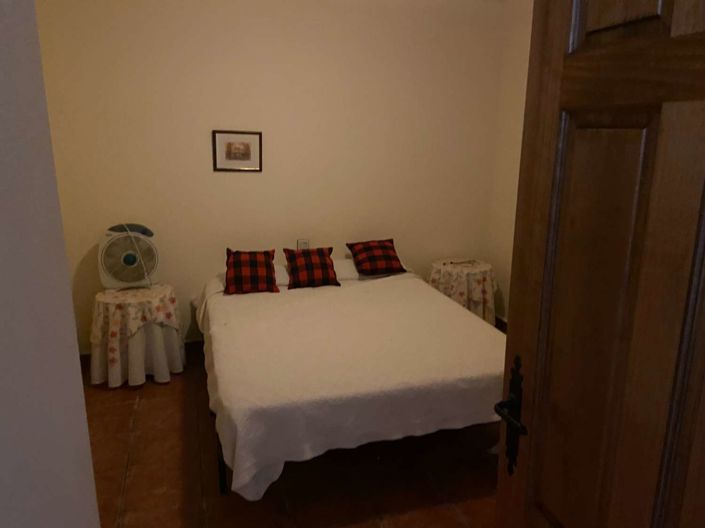 Image No.9-5 Bed Property for sale