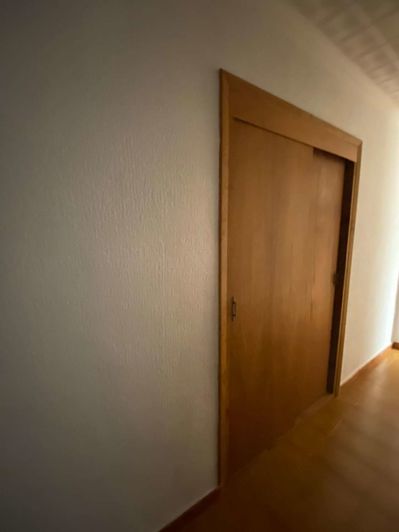 Image No.12-5 Bed Property for sale