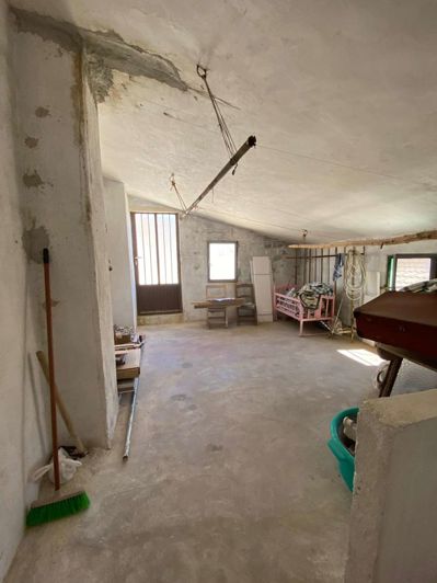 Image No.24-5 Bed Property for sale