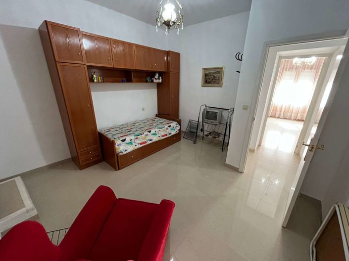 Image No.15-5 Bed Townhouse for sale