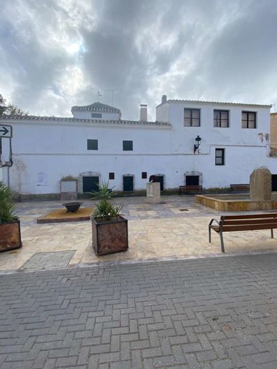 Image No.3-8 Bed Property for sale