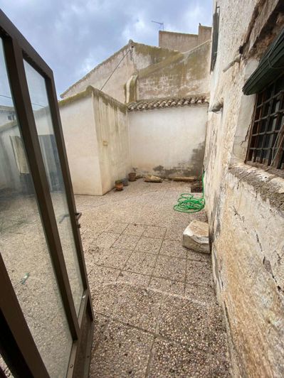 Image No.29-8 Bed Property for sale