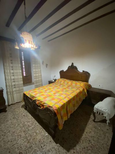 Image No.33-8 Bed Property for sale